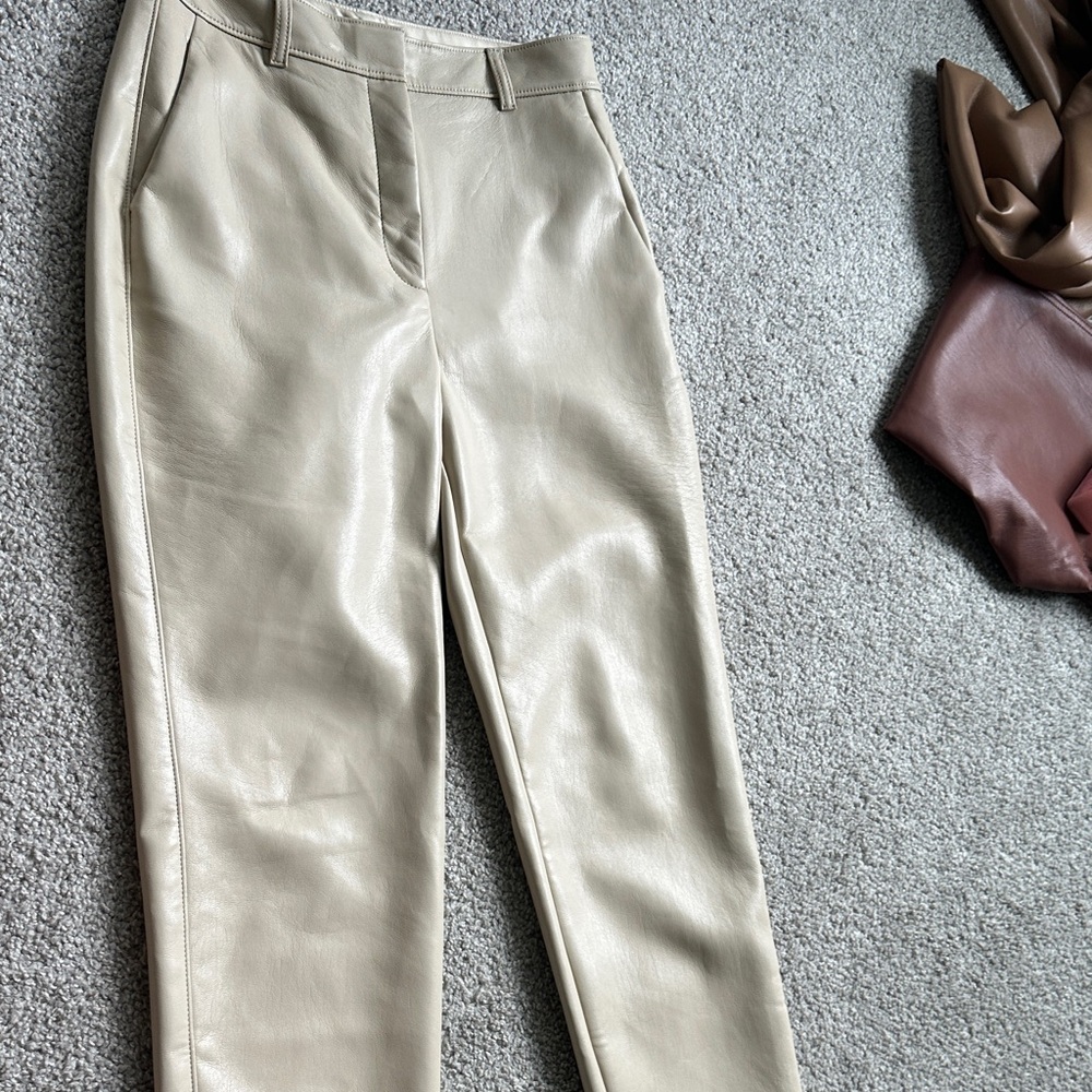 Women’s Aritzia babaton Tan Pants